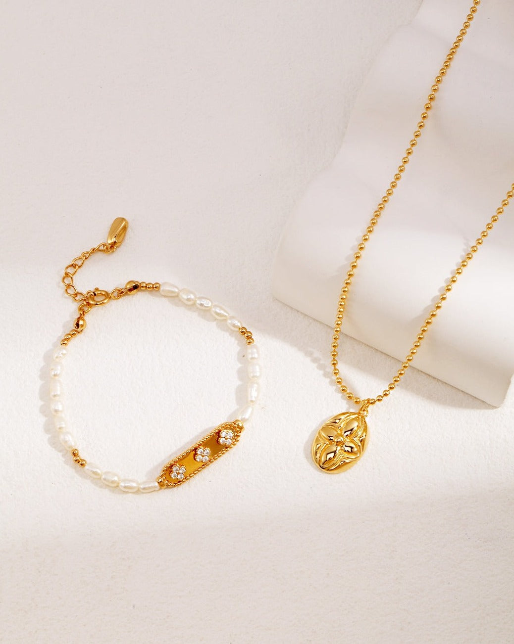 fashion-jewelry-minimalist-jewelry-design-jewelry-set-necklace-pearl-earring-gold-coated-silver-bijoux-pearl-bracelets