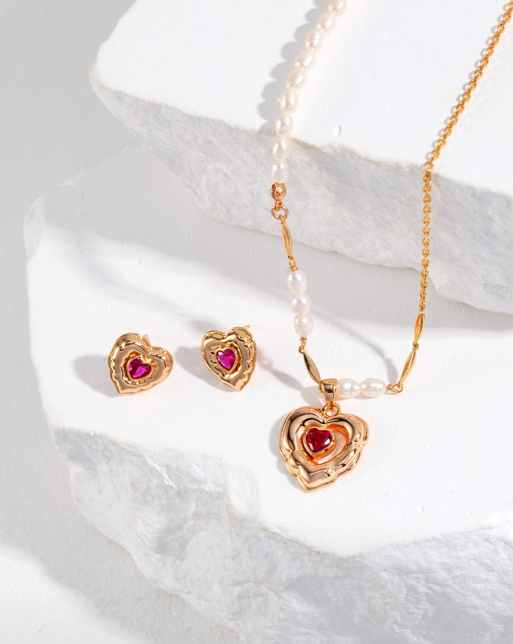 fashion-jewelry-minimalist-jewelry-design-jewelry-statement-necklace-pearl-earring-bracelet-rings-gold-coated-silver-bijoux-retro-gold-jewelry-heart-shape-earrings-jewelry-set