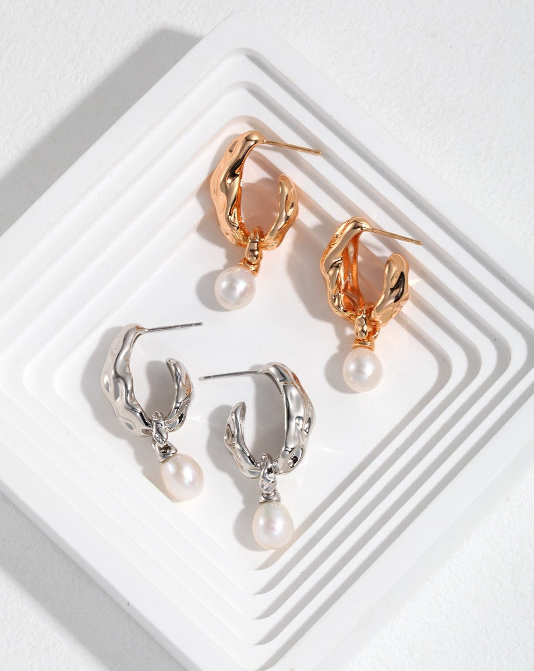 fashion-jewelry-minimalist-jewelry-design-jewelry-statement-necklace-pearl-earring-bracelet-rings-gold-coated-silver-bijoux-retro-gold-jewelry-set-scarf-shape-pearl-earrings